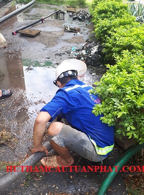 Hút hầm cầu tại Cụm CN Gốm sứ Tân Thành